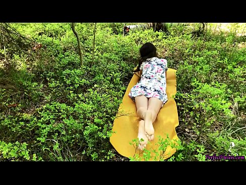 ❤️ Mgeni kwenye Tinder Anajichua Pussy Yangu na Kutombana kwa shauku msituni Video ya mkundu